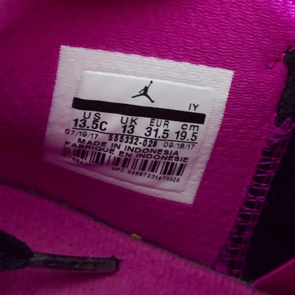 Air Jordan’s kids black and pink - Picture 5 of 5